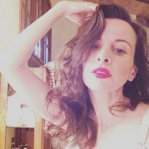 Meet your Posher, Dee